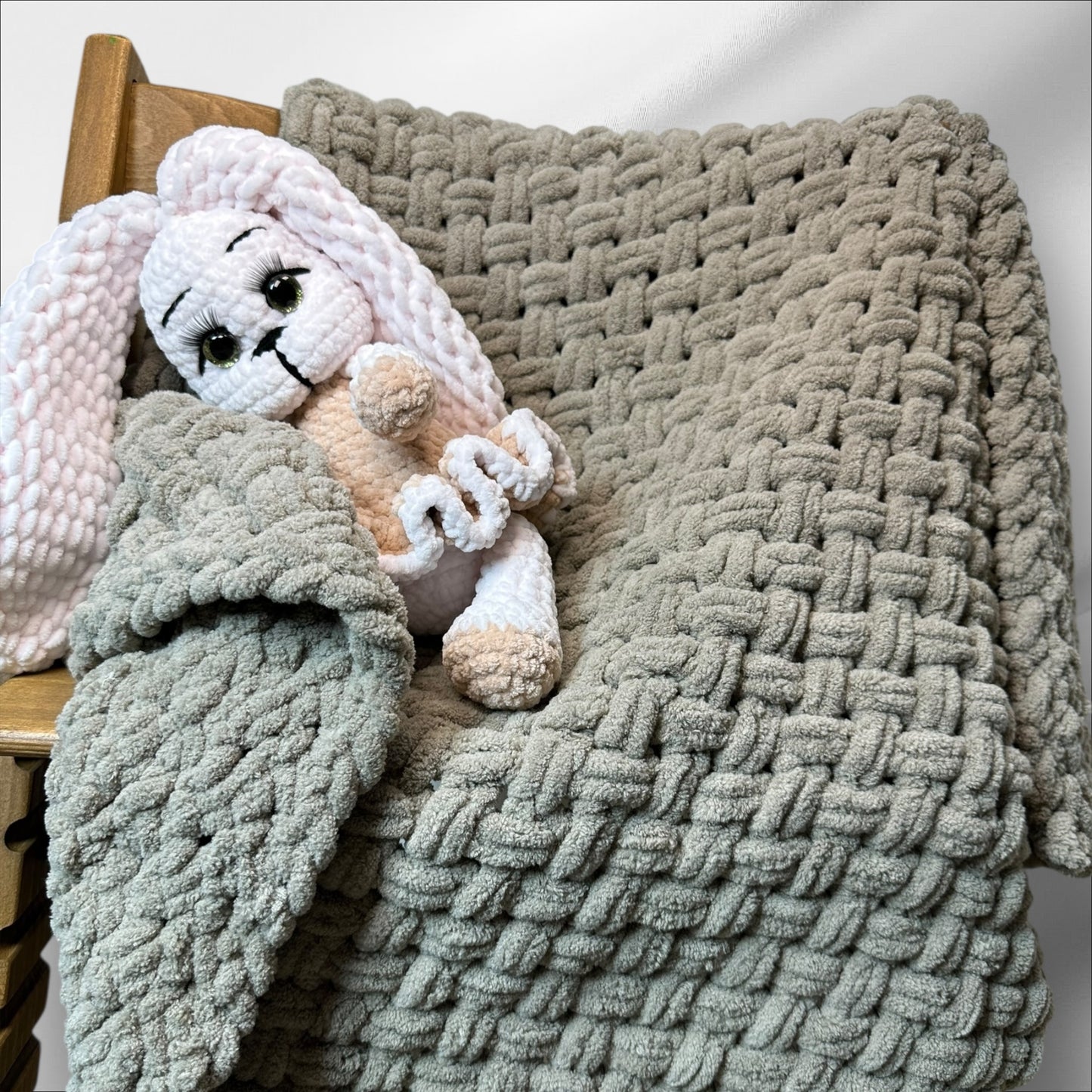 Cloudsoft Cozy Blanket – Hand-Woven Baby Blanket | Soft Chenille Cozy Blanket