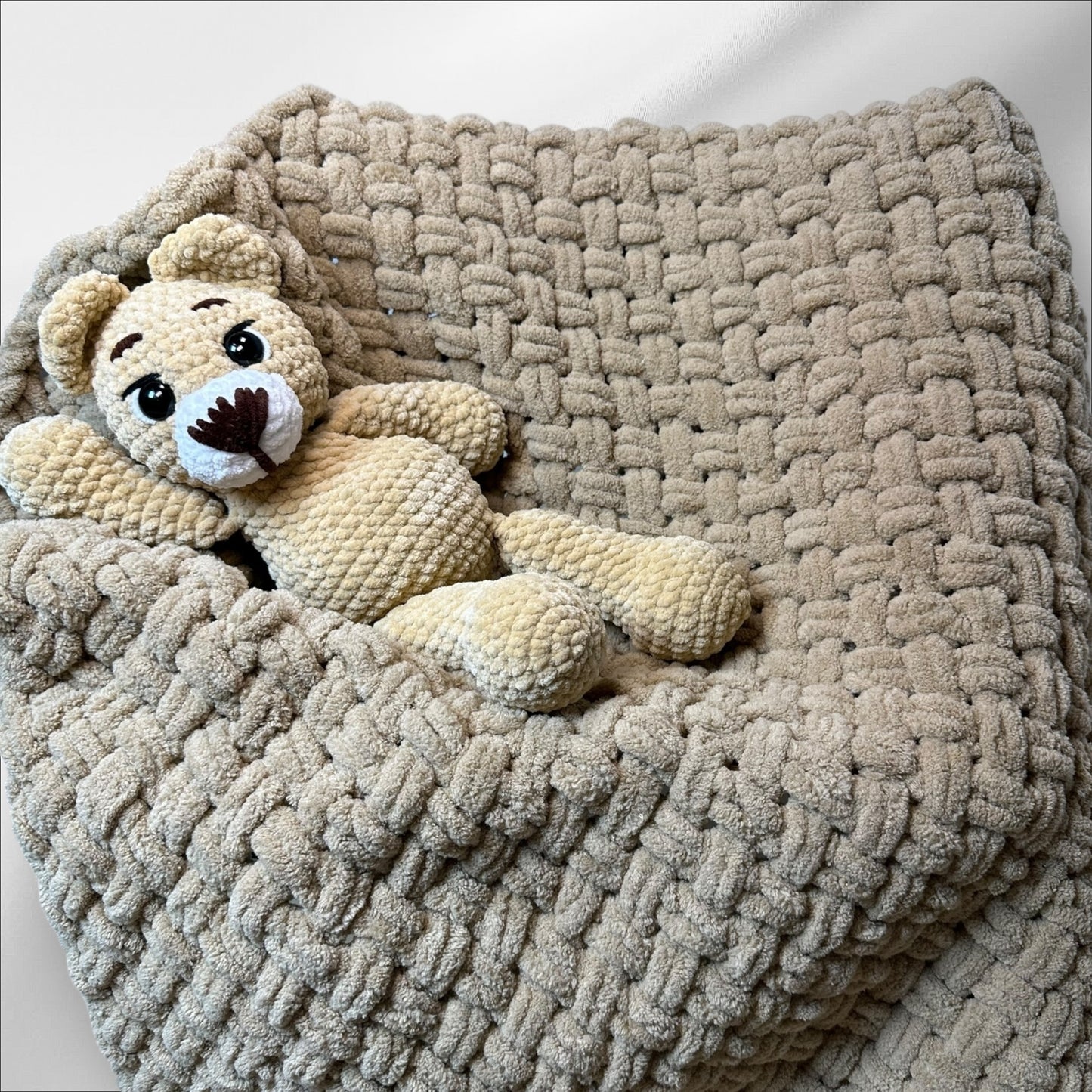 Cloudsoft Cozy Blanket – Hand-Woven Baby Blanket | Soft Chenille Cozy Blanket